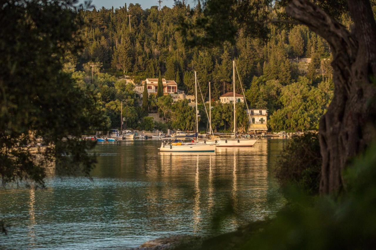 Amfitriti Hotel & Studios Lákka Dış mekan fotoğraf